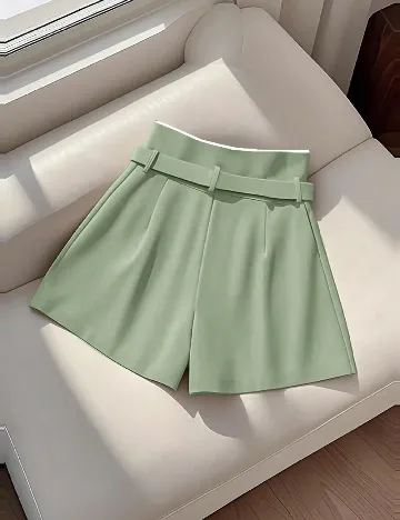 Pantaloni scurti SHEIN, verde