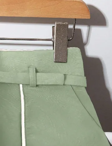 Pantaloni scurti SHEIN, verde
