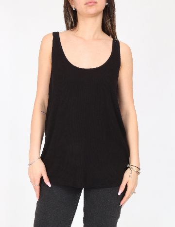 Maiou Zara, negru
