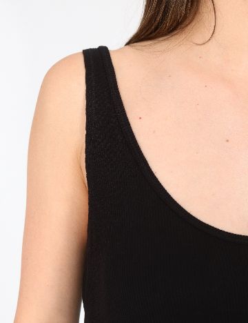 Maiou Zara, negru