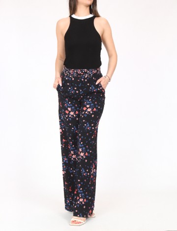 Pantaloni Bershka, negru floral