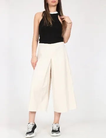 Pantaloni trei sferturi Zara, bej