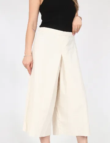 Pantaloni trei sferturi Zara, bej