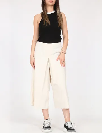 Pantaloni trei sferturi Zara, bej