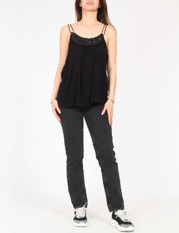 Maiou Zara, negru