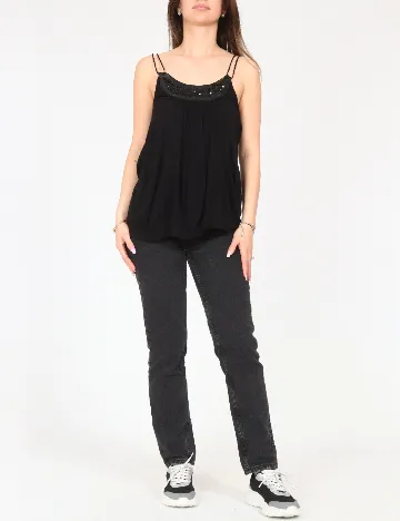 Maiou Zara, negru