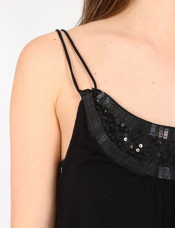 Maiou Zara, negru
