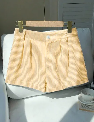 Pantaloni scurti SHEIN CURVE, galben