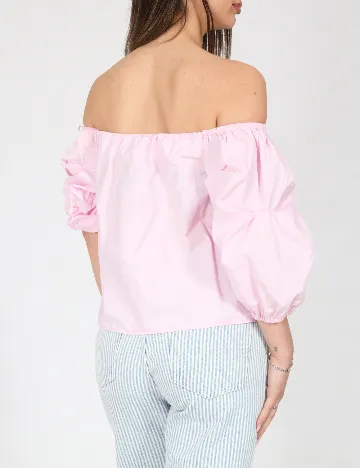 Top Pull&Bear, roz deschis