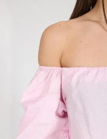 Top Pull&Bear, roz deschis