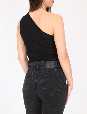 Vesta Zara, negru