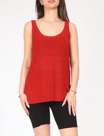 Maiou Bershka, rosu