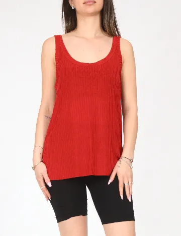 Maiou Bershka, rosu