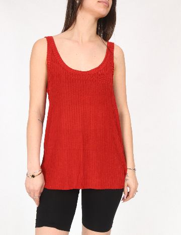 Maiou Bershka, rosu