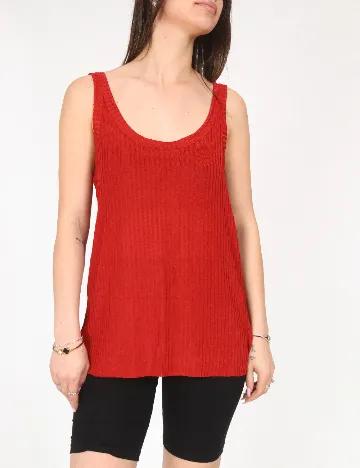 Maiou Bershka, rosu