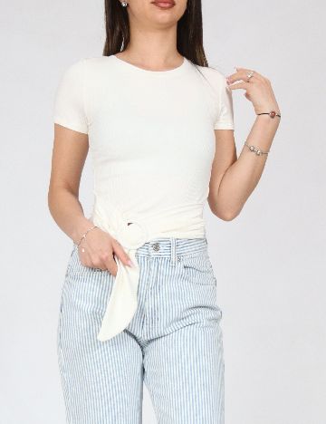 Top Bershka, alb