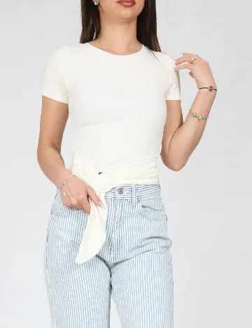 Top Bershka, alb