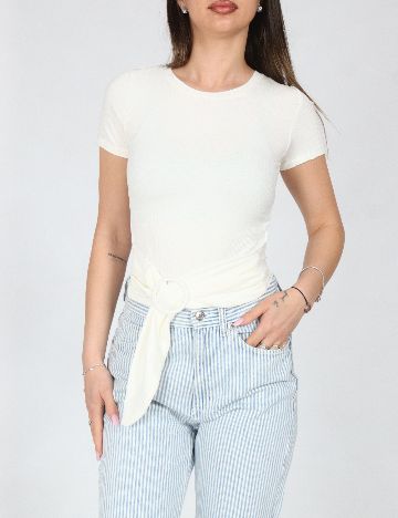 Top Bershka, alb