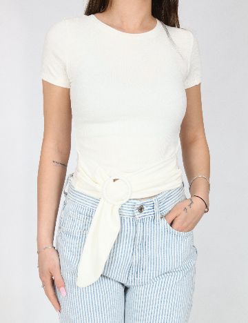 Top Bershka, alb