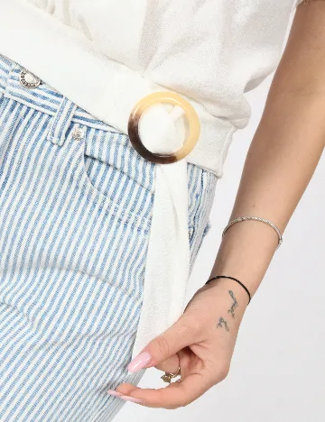 Top Bershka, alb