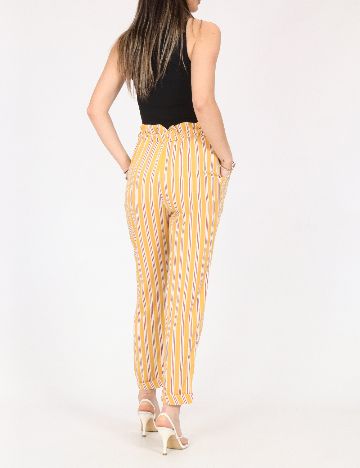 Pantaloni Pull&Bear, galben