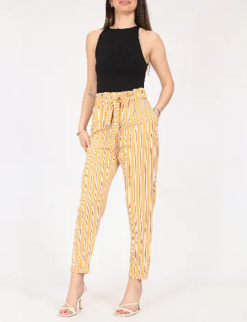 Pantaloni Pull&Bear, galben