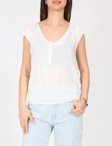 Top Bershka, alb