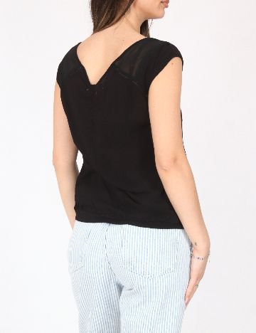 Top Bershka, negru