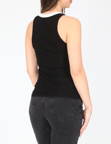 Maiou Zara, negru