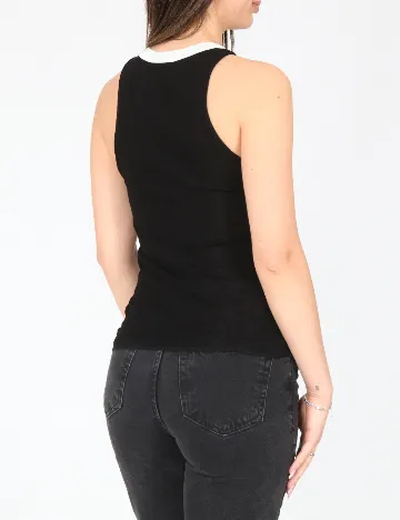 Maiou Zara, negru
