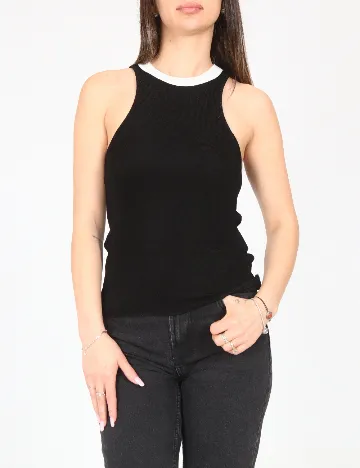 Maiou Zara, negru