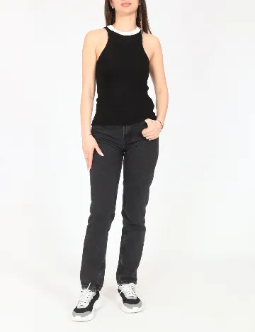 Maiou Zara, negru