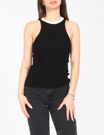 Maiou Zara, negru