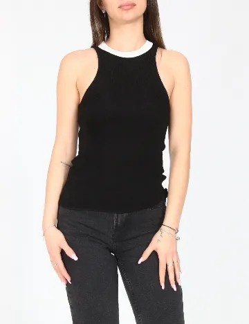 Maiou Zara, negru