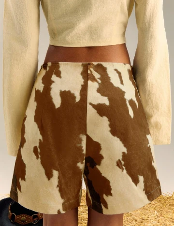 Pantaloni scurti SHEIN, crem/maro