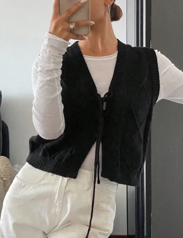 Vesta Dazy, negru