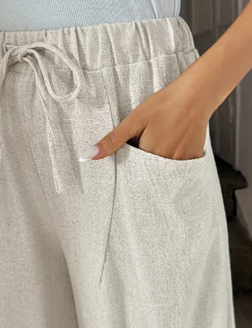 Pantaloni scurti SHEIN, ecru