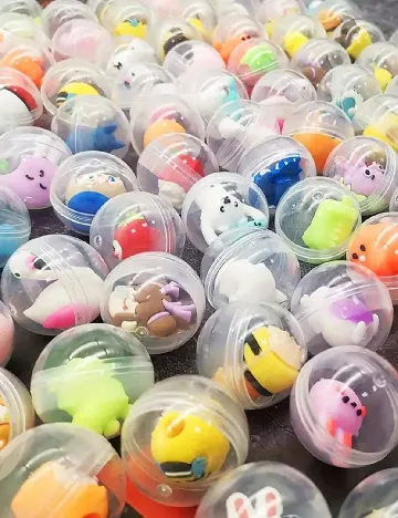 Set mini figurine, 20 bucati SHEIN, mix culori