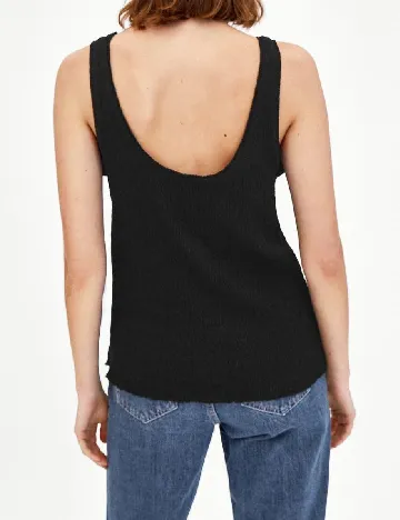 Maiou Zara, negru