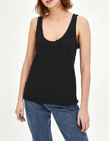 Maiou Zara, negru