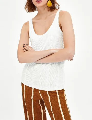 Maiou Zara, alb