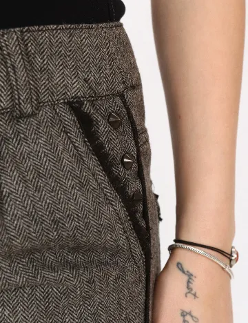 Pantaloni scurti Bershka, maro