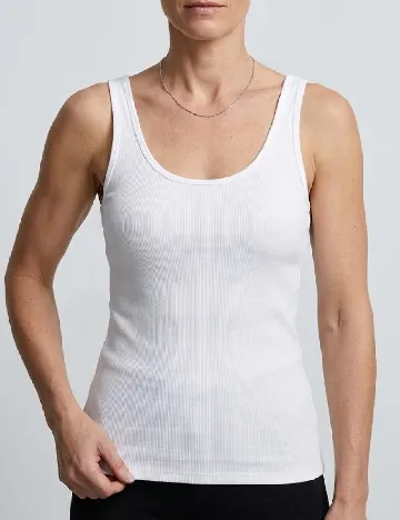 Maiou Zara, alb