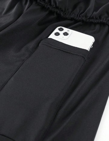 Pantaloni scurti SHEIN, negru