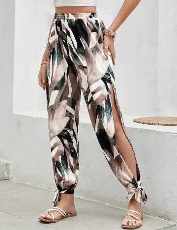 Pantaloni SHEIN, mix culori
