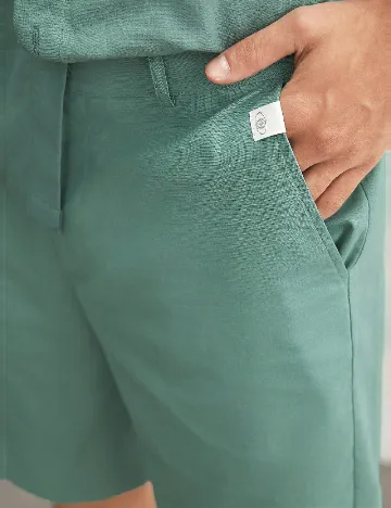 Pantaloni scurti SHEIN, verde