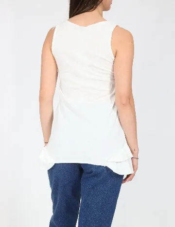 Maiou Zara, alb
