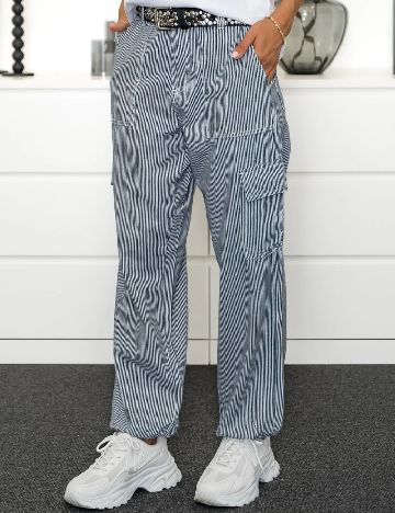 Pantaloni Kaffe, alb/bleumarin