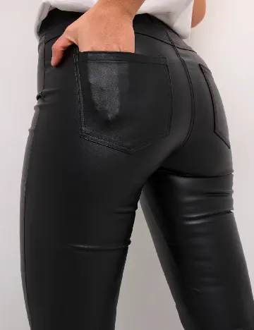 Pantaloni imitatie de piele Kaffe, negru