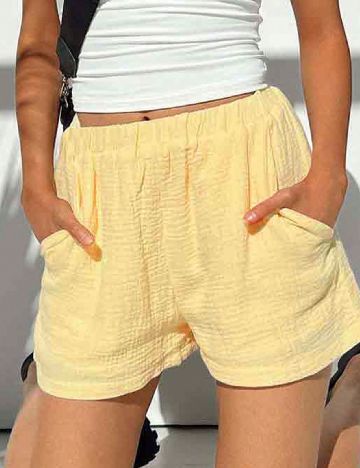 Pantaloni scurti SHEIN, galben